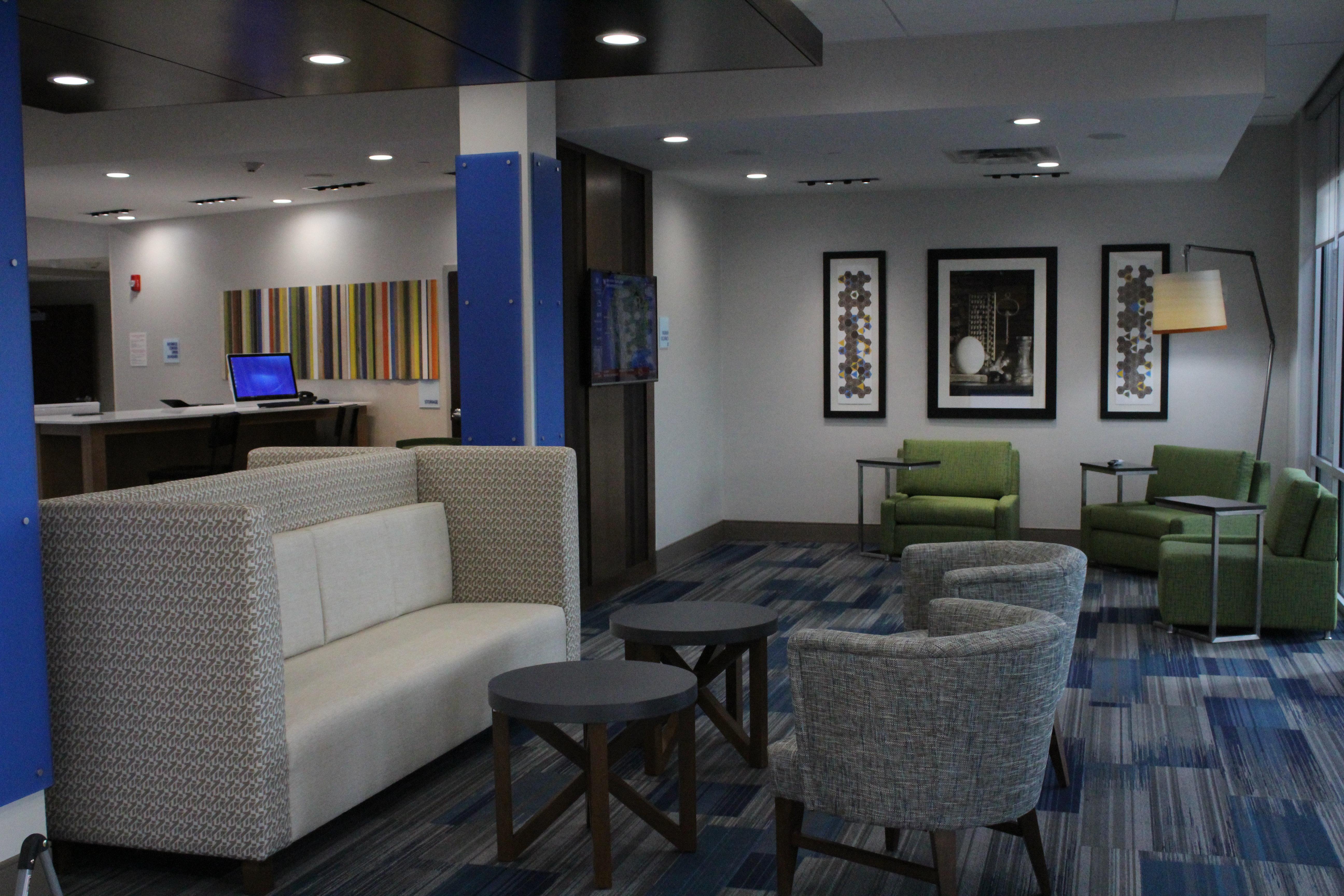 Holiday Inn Express & Suites - Milledgeville, An Ihg Hotel Exterior foto