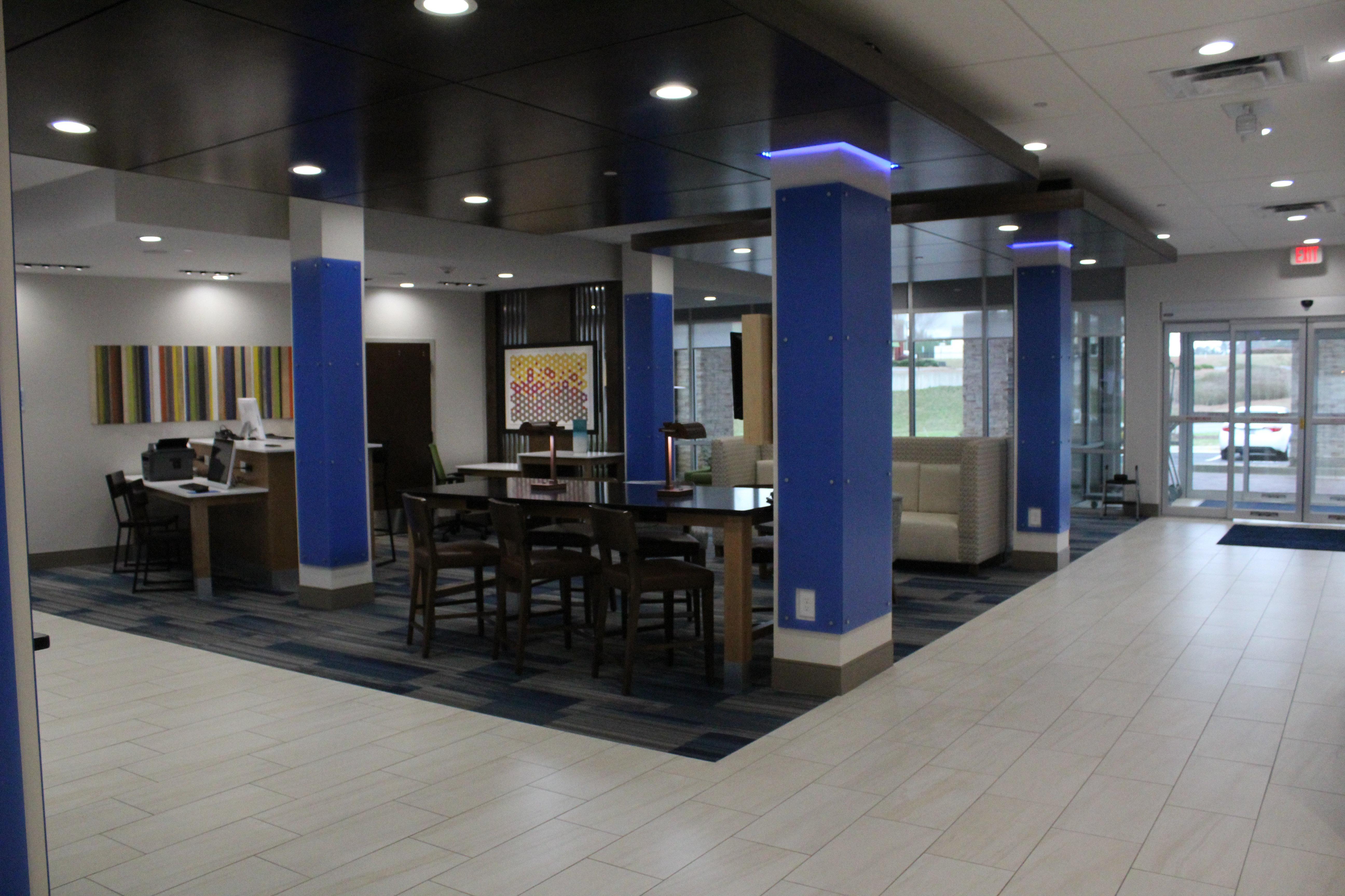Holiday Inn Express & Suites - Milledgeville, An Ihg Hotel Exterior foto